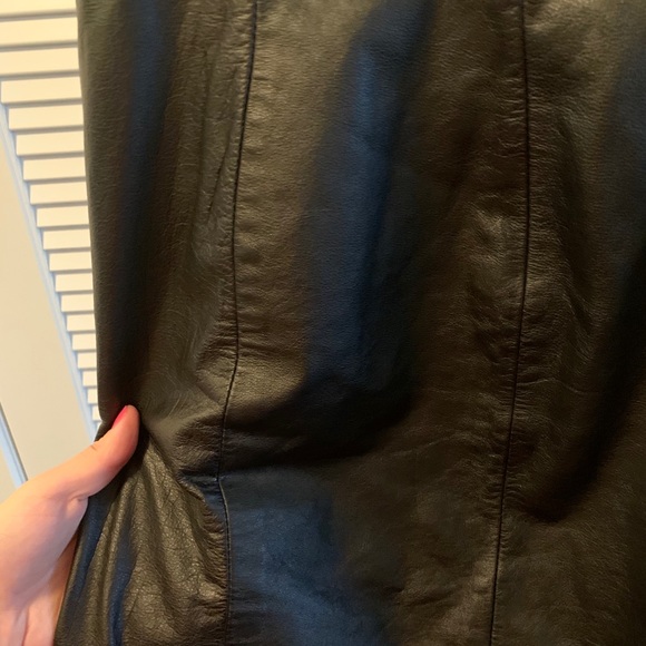 Wilson’s genuine leather size 6 pencil skirt - Picture 5 of 7